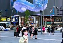 成都春熙路巨型3D蛇太逼真引争议:有网友不敢靠近-紫竹林-程序员中文网
