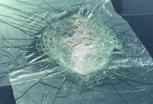 澳洲一汽车自动驾驶中疑被陨石砸中：挡风玻璃有熔化痕迹-紫竹林-程序员中文网