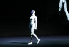 再次回应“机器人质疑”！何小鹏哽咽：有时候心中的成见是一座大山-紫竹林-程序员中文网