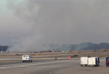 美一波音777客机起飞后发动机起火 迫降引燃机场灌木丛-紫竹林-程序员中文网