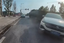 轿车违规掉头被试制装甲车撞了个正着：司机需负全部责任-紫竹林-程序员中文网