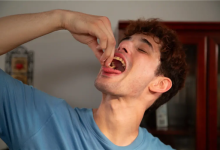 美国男子每天吃虫100只 只因享受虫子在嘴里蠕动的感觉-紫竹林-程序员中文网