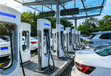 充电时车辆突然损坏 车主:4S店称充电桩电流过大 把车充坏了-紫竹林-程序员中文网