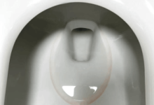 可怕！为什么马桶里总是有一圈红色啊?-紫竹林-程序员中文网