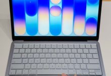 苹果 MacBook Neo 笔记本面板仅覆盖 sRGB 色域,无环境光传感器-紫竹林-程序员中文网