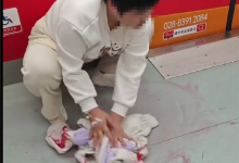 22岁女孩脱衣将地铁血迹擦干：自己当天收到病危通知-紫竹林-程序员中文网