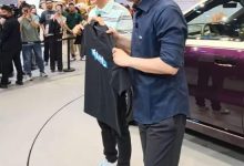 小米雷军到访理想汽车展台玩梗，赠送李想“听我讲完”T 恤-紫竹林-程序员中文网