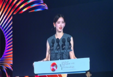 章泽天现身北京气场全开 干练职业套装亮相 大方登台发表演讲-紫竹林-程序员中文网