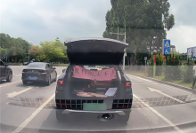 红绿灯前炫鱼翻车 钓鱼佬刚打开后备箱 下一秒被交警关上-紫竹林-程序员中文网