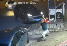 直行保时捷撞上转弯奥迪猛打方向 路边男子差点被殃及:腿都吓软了-紫竹林-程序员中文网
